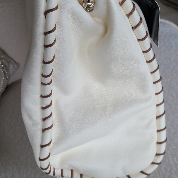 Cynthia Rawley Cream Leather Purse - Picture 3 of 8